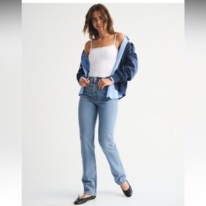 Abercrombie | Ultra High Rise 90s Straight Jean